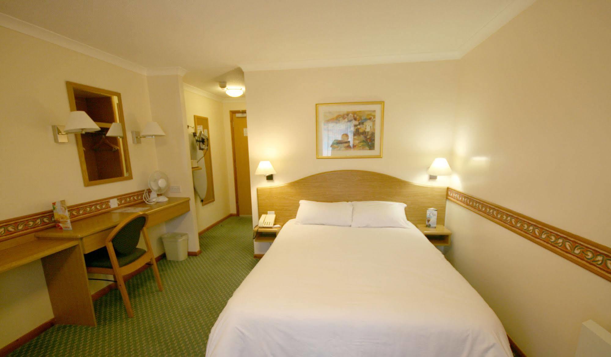 Days Inn By Wyndham Donington Castle Donington Eksteriør billede
